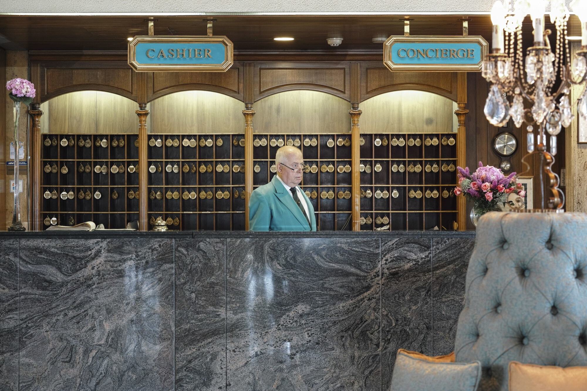 Hotel Al Bustan Баит-Мири Экстерьер фото